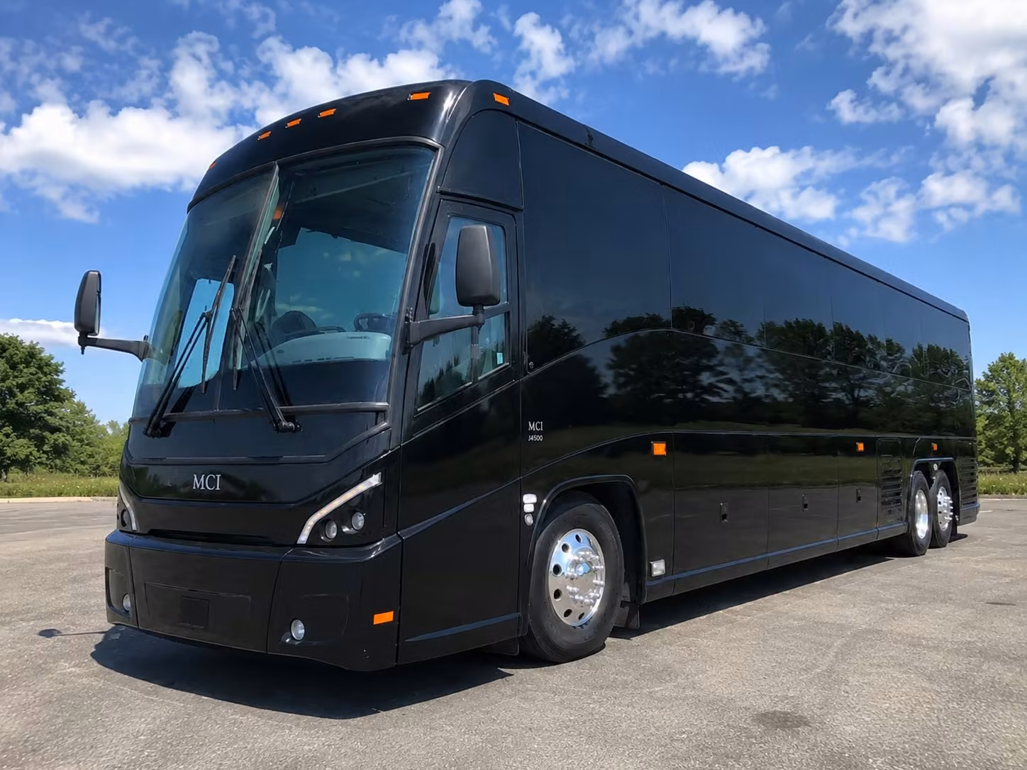 need a bus for newport or south county day trips from warwick